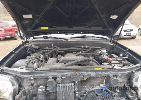 2005 Toyota Sequoia Limited V8 z USA, uszkodzony, nr VIN 5TDZT38A25S254892